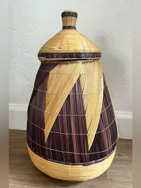 Vintage Africa Tutsi Reed Basket  w/ Lid African Rwanda Hand Woven Coiled 15x9”